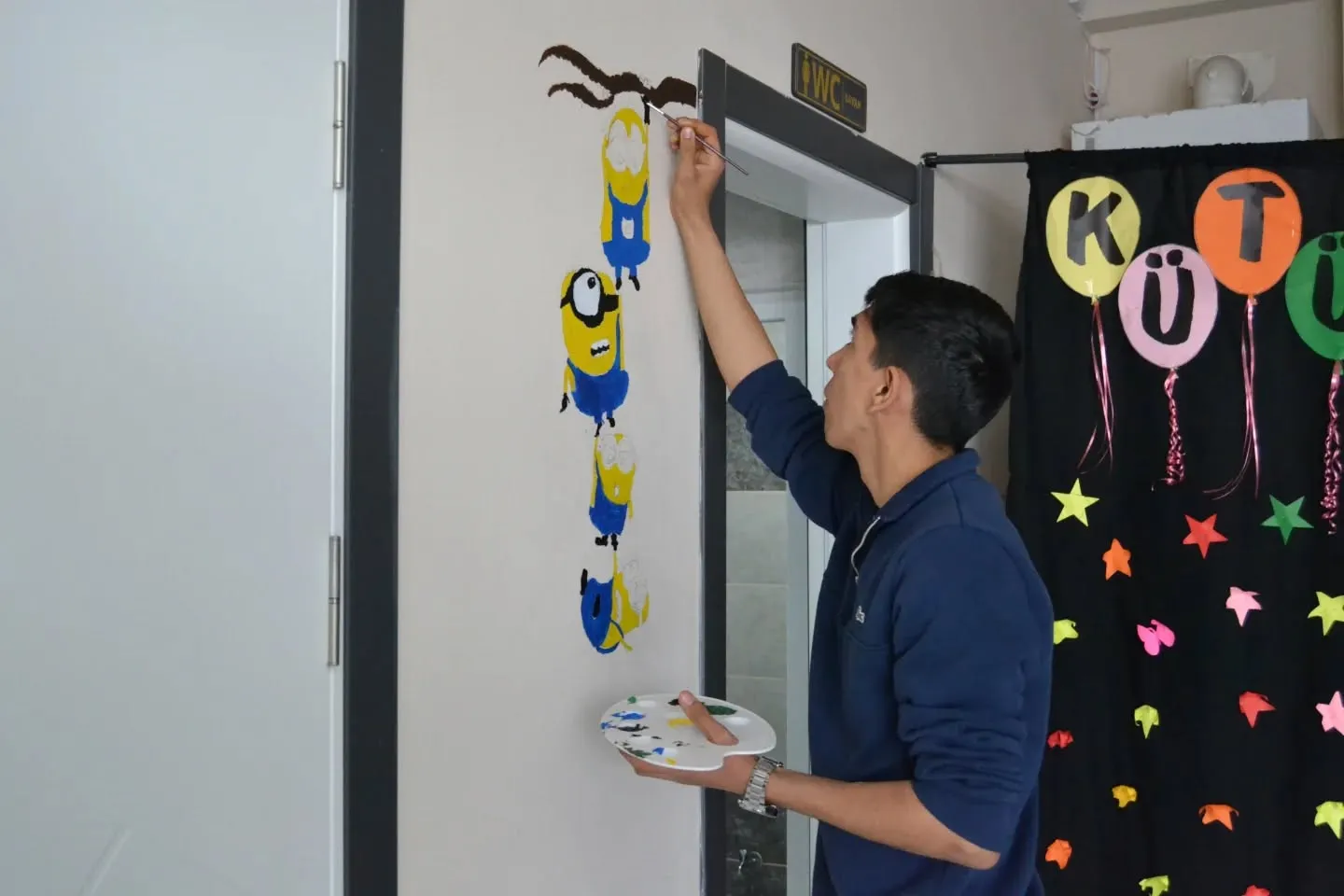 Bugün Sorgun İlçe Halk Kütüphanemizi hep birlikte boyadık 🎨📚